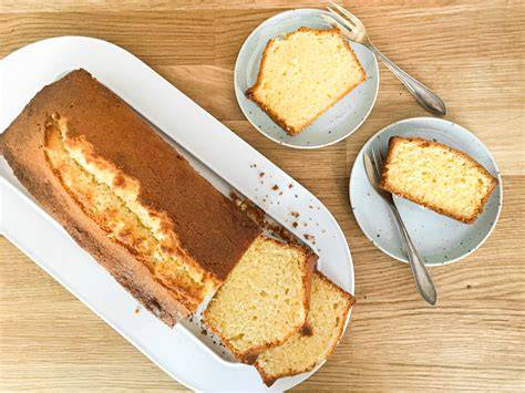 Rührkuchen in Kastenform vor dem Backen