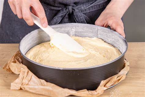 Rührteig in Springform vor dem Backen