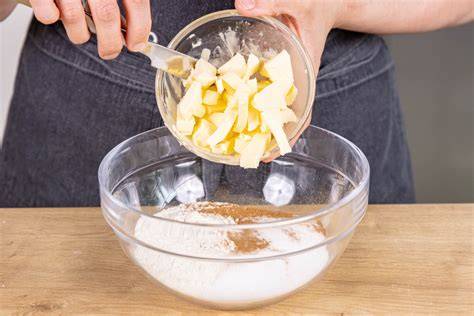 Rührteig mit Mandeln und Puddingpulver