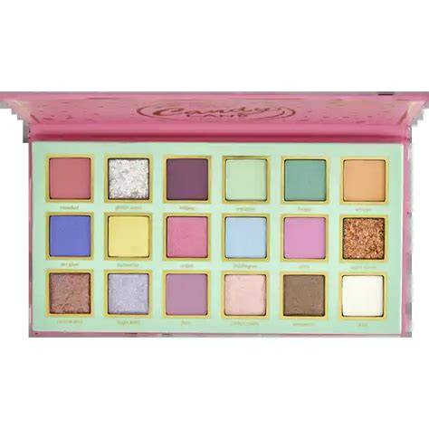 RIVAL loves me Palette geöffnet mit 18 Farben