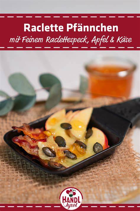 Raclette-Pfännchen mit Apfel, Käse und Walnüssen