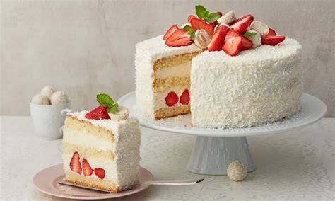 Raffaello-Erdbeer-Torte angeschnitten