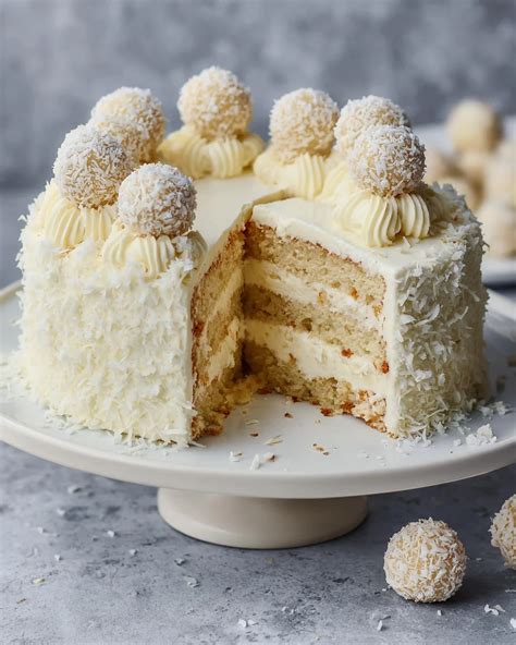Raffaello-Torte als dekorative Etagenhochzeitstorte