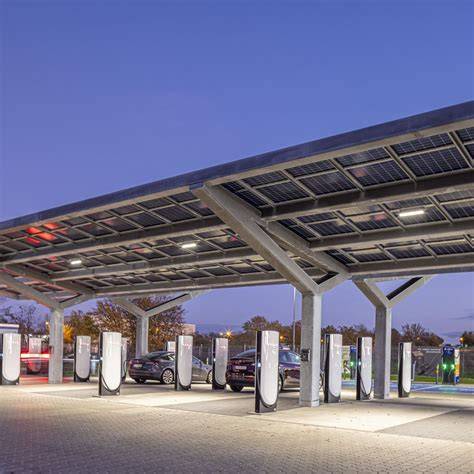 Rausch Produktionshalle Peine mit Photovoltaik-Dächern
