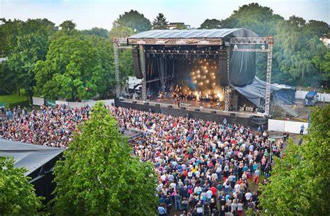 Ravensberger Park Bielefeld - Open-Air-Kulisse beim Schlager-Event