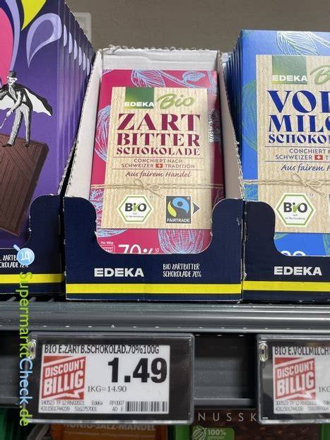 Regal mit Bio-Schokolade im Drogeriemarkt