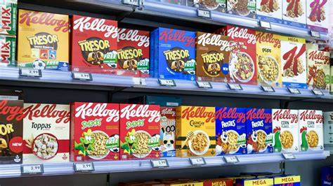 Regal mit Cornflakes Eigenmarken