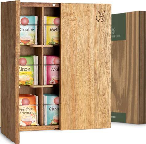 Regal mit Puddingpulver-Packungen