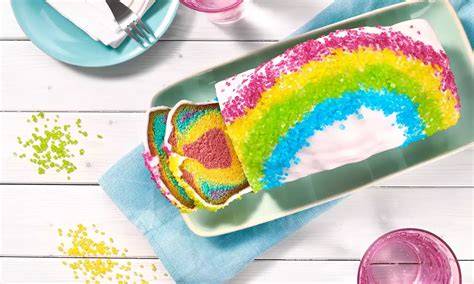 Regenbogen-Kastenkuchen in Schichten
