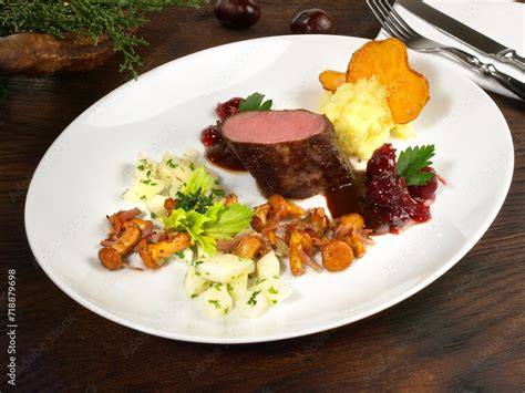 Rehrücken mit Kartoffel-Sellerie Püree und Rosenkohl