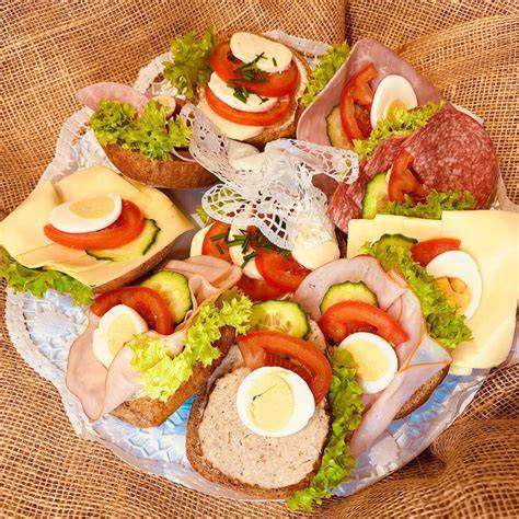 Reiseproviant: belegte Brote und Snacks