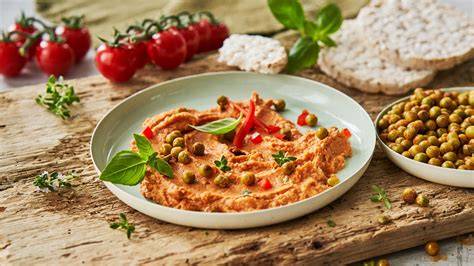 Reiswaffeln mit verschiedenen Belägen (Käse, Hummus, Marmelade)