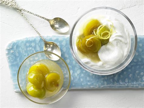 Renekloden-Kompott mit Vanille-Sojajoghurt