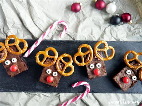 Rentier-Brownies: Brownie, Karamell-Geweih und Baileys-Eiskugel