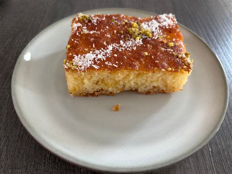 Revani-Ansicht: saftiger Grießkuchen mit Zuckersirup