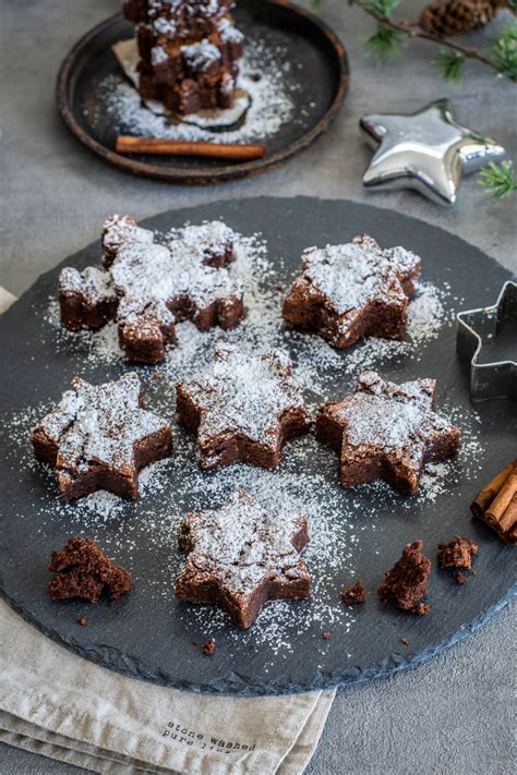 Rezeptübersicht: Lebkuchen-Brownies, Zimtsterne und Muffins als Geschenk-Mischungen