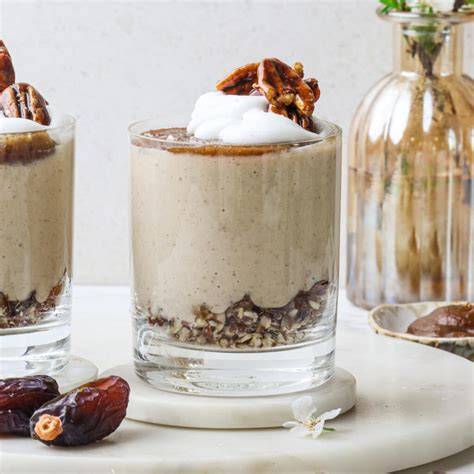 Rezept-Illustration: Rohkakao-Shake mit Datteln