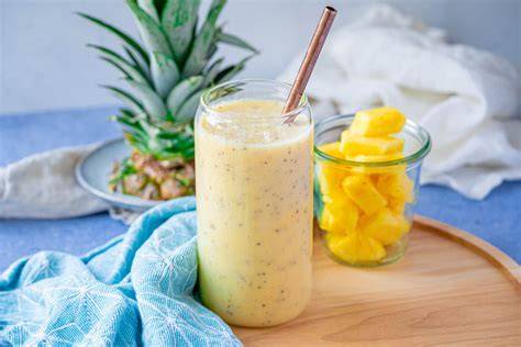 Rezeptanregung: Frische Ananas im Obstsalat und Smoothie, Dosenananas für Backen