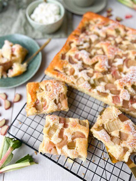 Rhabarberkuchen: Blech, Kastenform und Springform im Vergleich