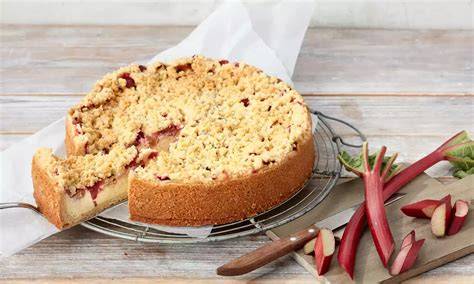 Rhabarberkuchen Keksboden in der Springform