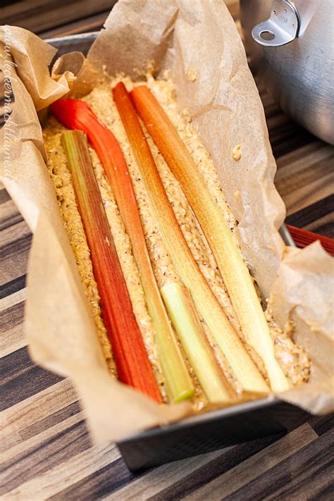 Rhabarberkuchen frisch aus dem Ofen
