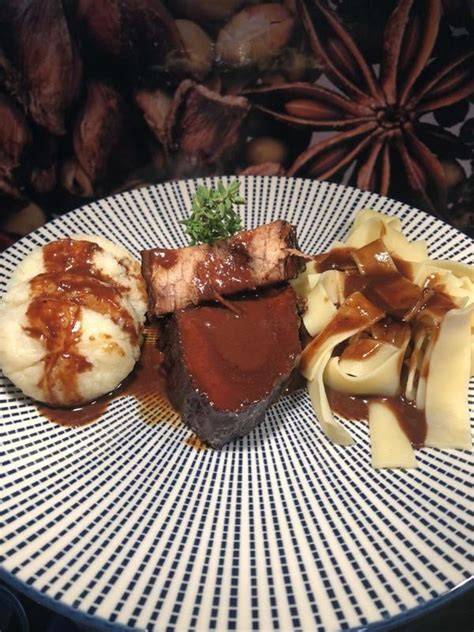 Rinderbraten mit Schokoladensauce