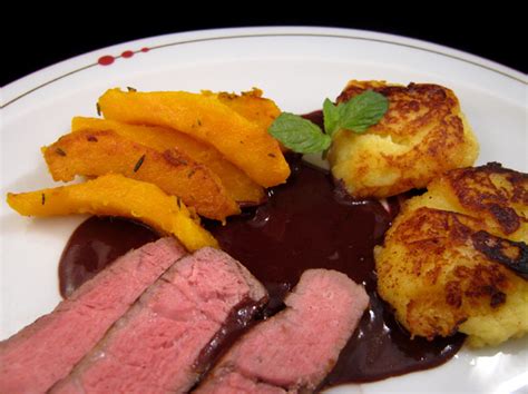 Rinderfilet mit Schokoladensauce und Rösti