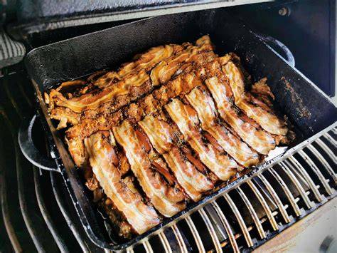Ripperl auf dem Grill mit Glasur