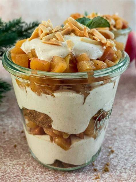 Rituelle Bräuche mit Apfel und Karpfenschuppe zu Weihnachten