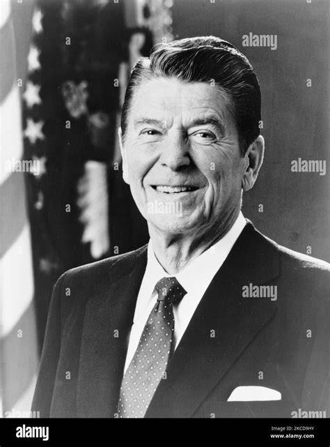 Ronald Reagan unterschreibt Proklamation: historisches Dokument