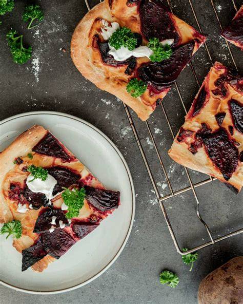 Rote Bete Flammkuchen Zutaten aufgeschnitten