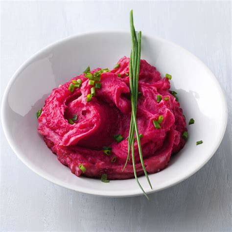Rote Bete Püree in Halbkugelform (Gelee-Variante)