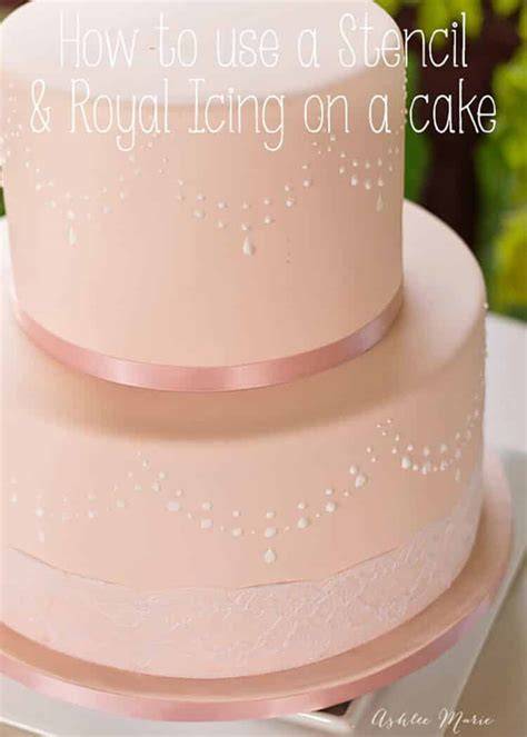 Royal Icing Schablonentechnik auf Fondant
