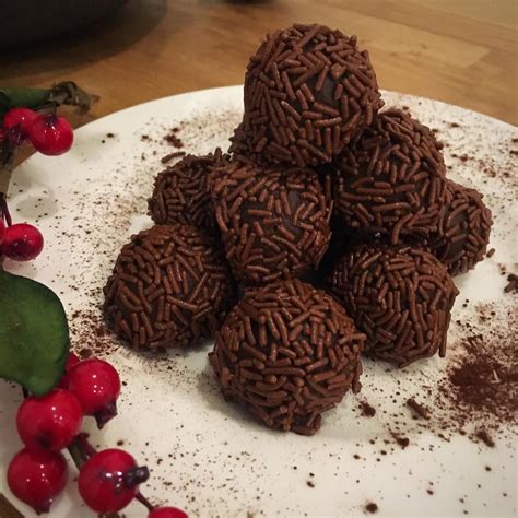 Rumkugeln aus Kuchen- und Biskuitresten