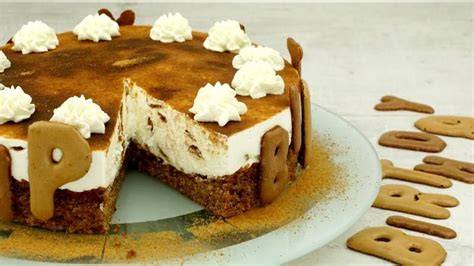 Russisch Brot Kuchen auf Tortenplatte dekoriert