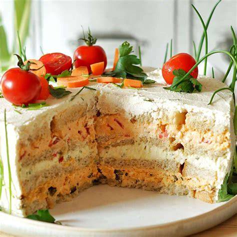 Russisch Brot Torte mit Creme und Dekor