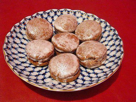 Russische Prjaniki mit Milch