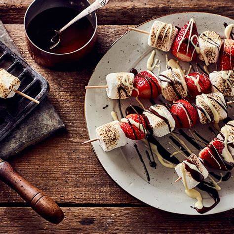 S'mores und Marshmallow-Spieße