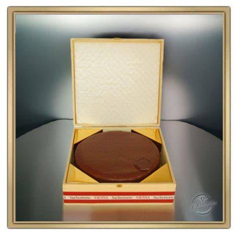 Sacher-Torte: Versand in Holzkistchen weltweit