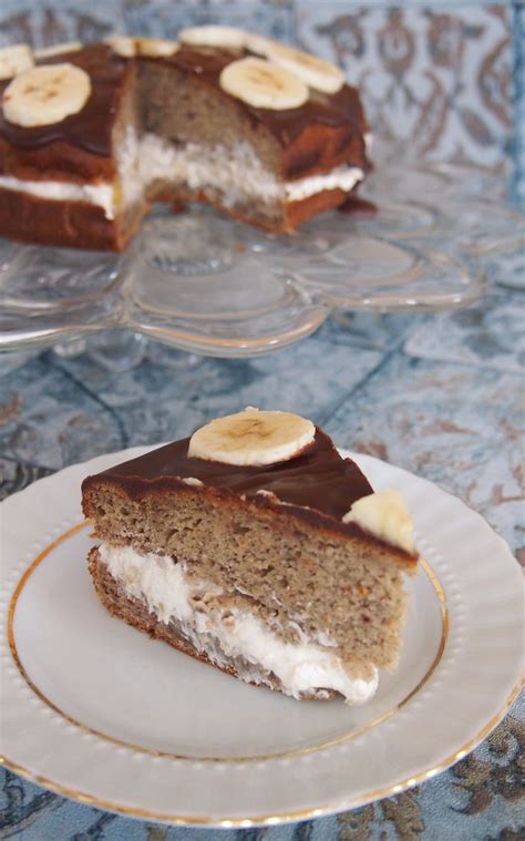 Saftige Bananentorte ohne Zucker mit Schokoladenglasur