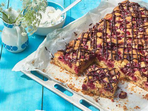 Saftiger Bananen-Kirsch-Kuchen mit Schokochips