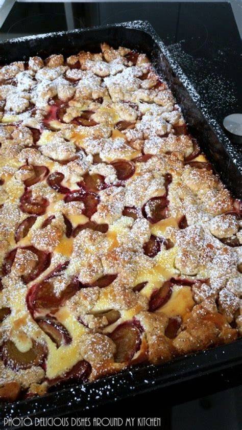 Saftiger Marillenblechkuchen frisch aus dem Ofen
