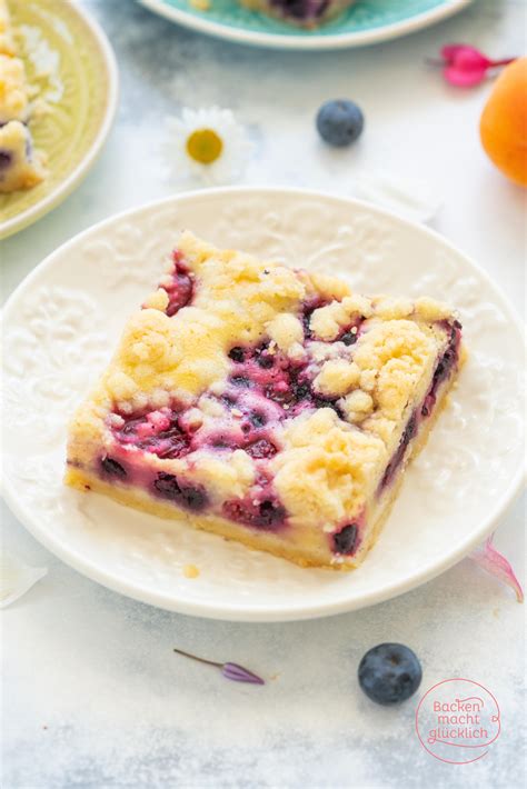 Saftiger Obst-Blechkuchen mit Beeren
