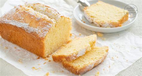Saftiger Rührkuchen frisch aus dem Ofen
