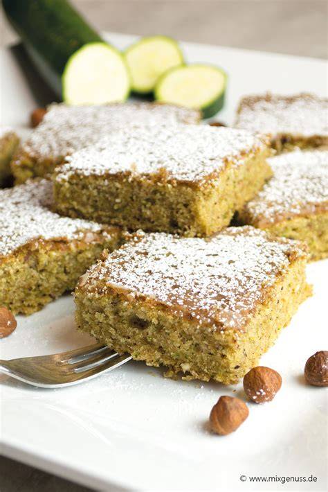 Saftiger Zucchinikuchen aufgeschnitten