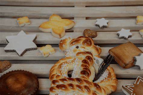 Saisonale Backwaren: Weihnachtsgebäck, Sommerobstkuchen