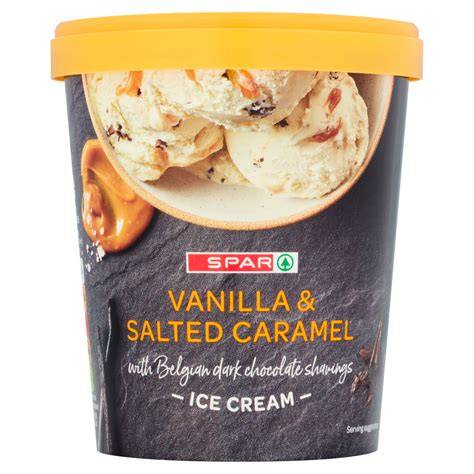 Salted Caramel Vanilleeis: Fertig serviert