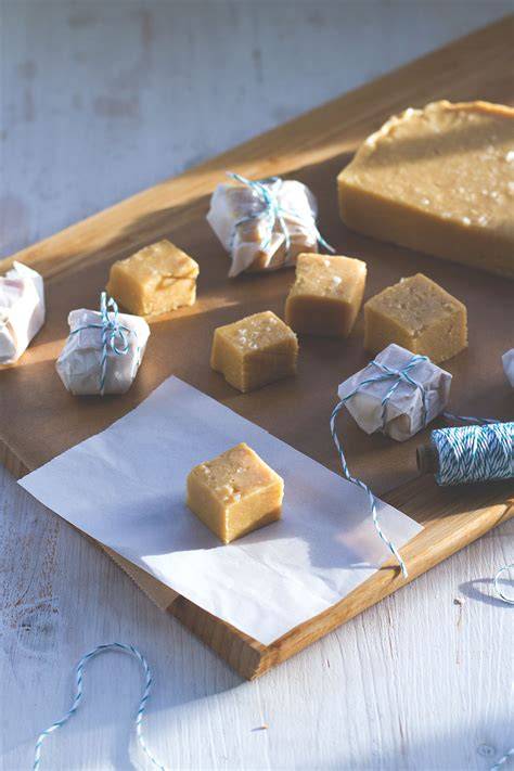 Salzkaramell Fudge als Geschenk verpackt