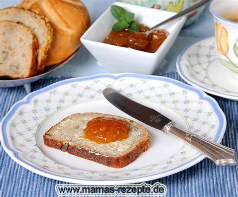 Sanddorn-Orangenmarmelade mit Brot
