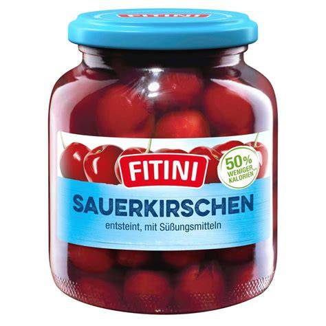 Sauerkirschen frisch geerntet und im Glas